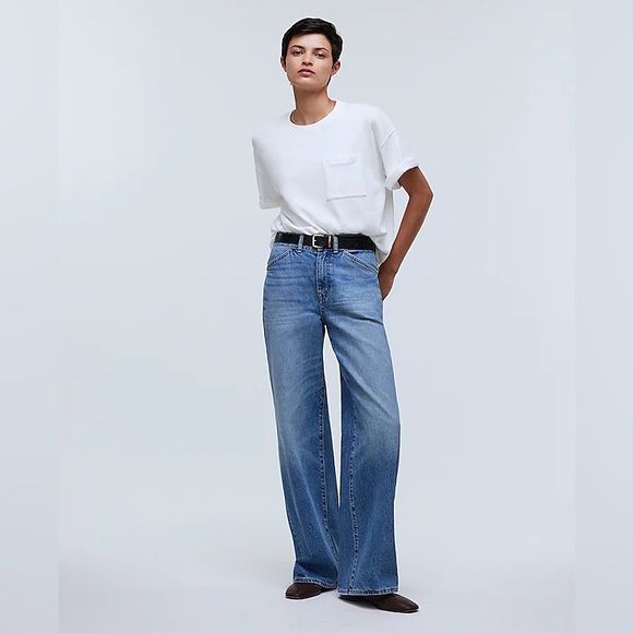 Garment-Dyed Oversized Pocket Tee in White - Picture 3 of 4